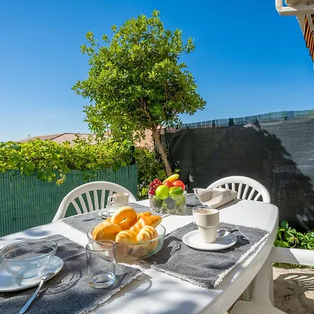 公寓 Les Aigues Marines-1 By Interhome 拉马德拉戈